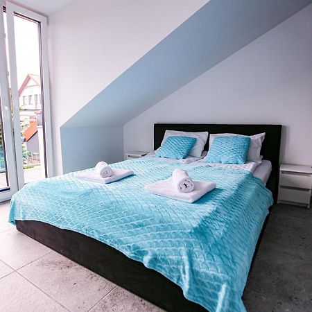 Apart Baltyk Pokoje & Apartamenty Łeba Exteriör bild
