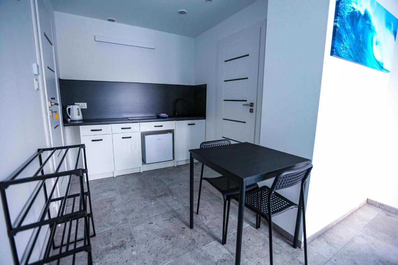 Apart Baltyk Pokoje & Apartamenty Łeba Exteriör bild