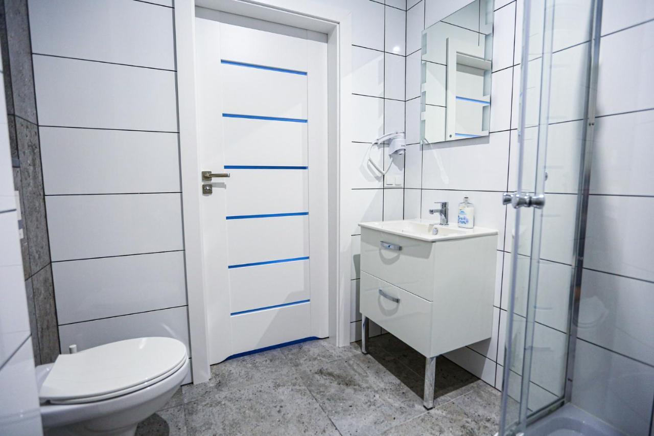 Apart Baltyk Pokoje & Apartamenty Łeba Exteriör bild