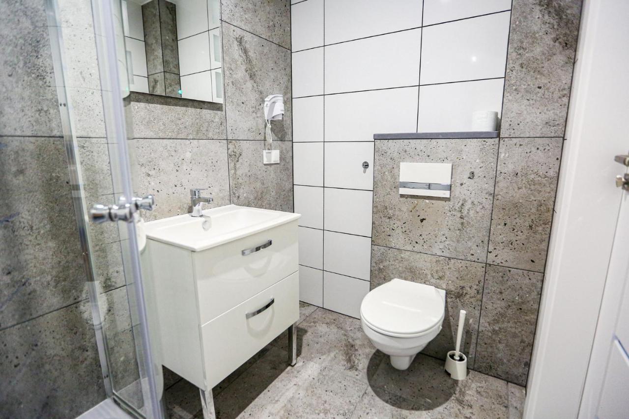 Apart Baltyk Pokoje & Apartamenty Łeba Exteriör bild