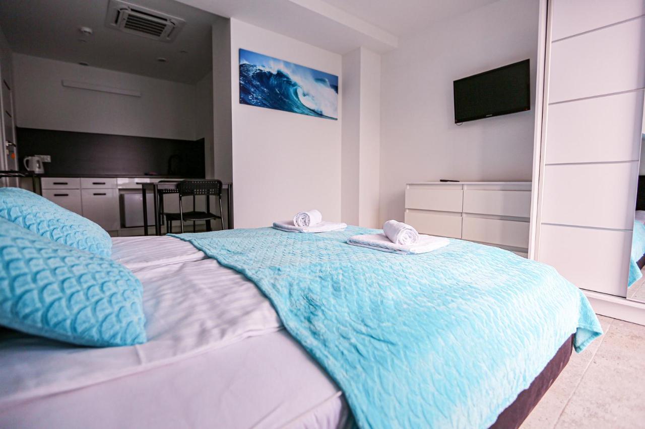 Apart Baltyk Pokoje & Apartamenty Łeba Exteriör bild