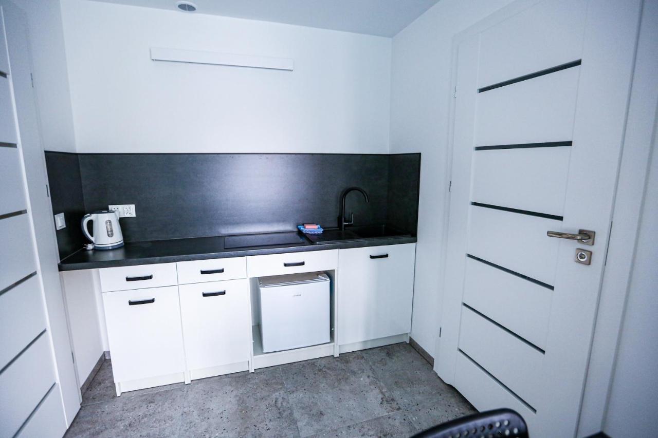 Apart Baltyk Pokoje & Apartamenty Łeba Exteriör bild