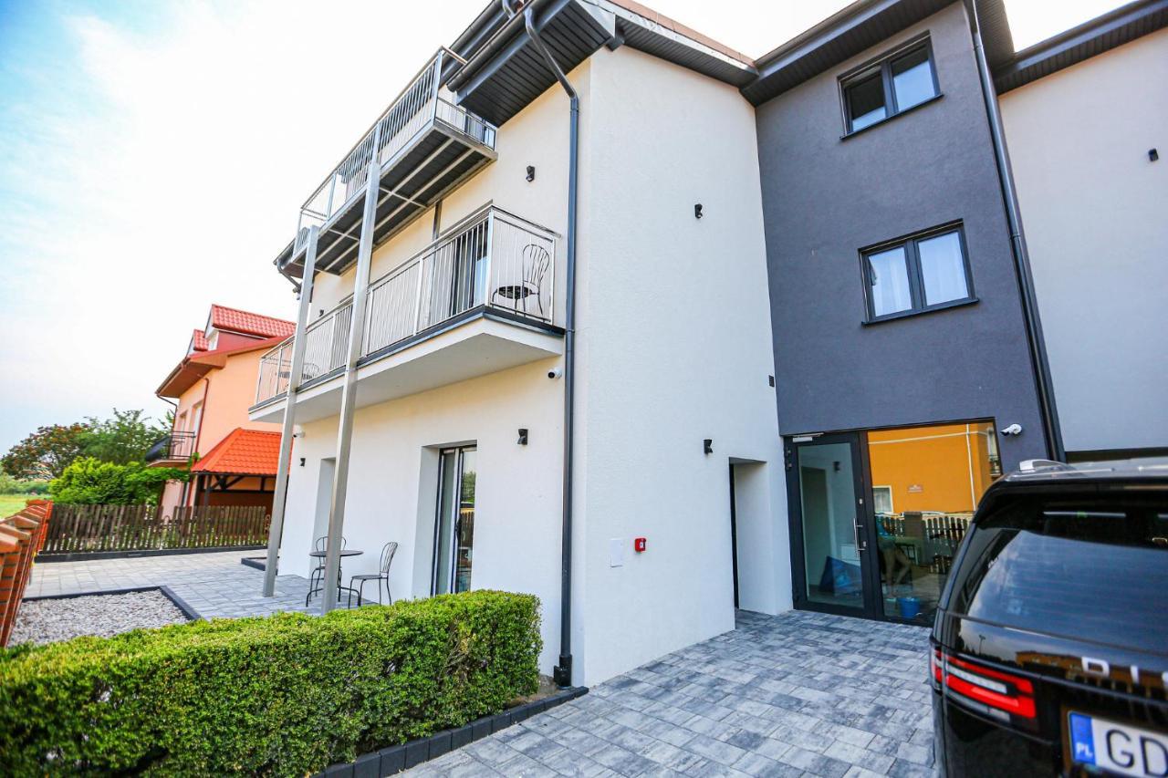 Apart Baltyk Pokoje & Apartamenty Łeba Exteriör bild