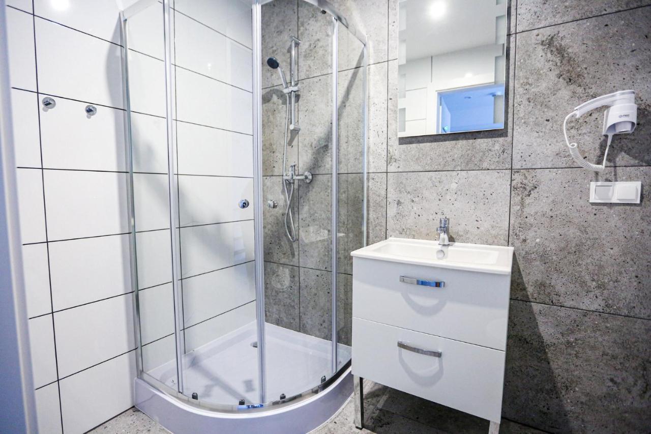 Apart Baltyk Pokoje & Apartamenty Łeba Exteriör bild