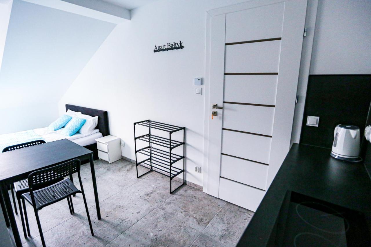 Apart Baltyk Pokoje & Apartamenty Łeba Exteriör bild