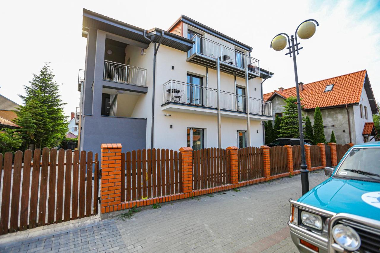 Apart Baltyk Pokoje & Apartamenty Łeba Exteriör bild