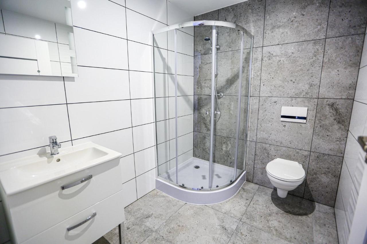 Apart Baltyk Pokoje & Apartamenty Łeba Exteriör bild