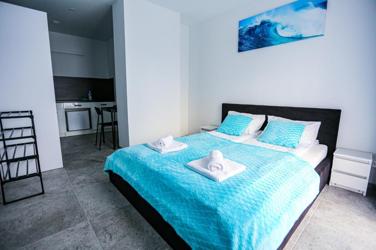 Apart Baltyk Pokoje & Apartamenty Łeba Exteriör bild