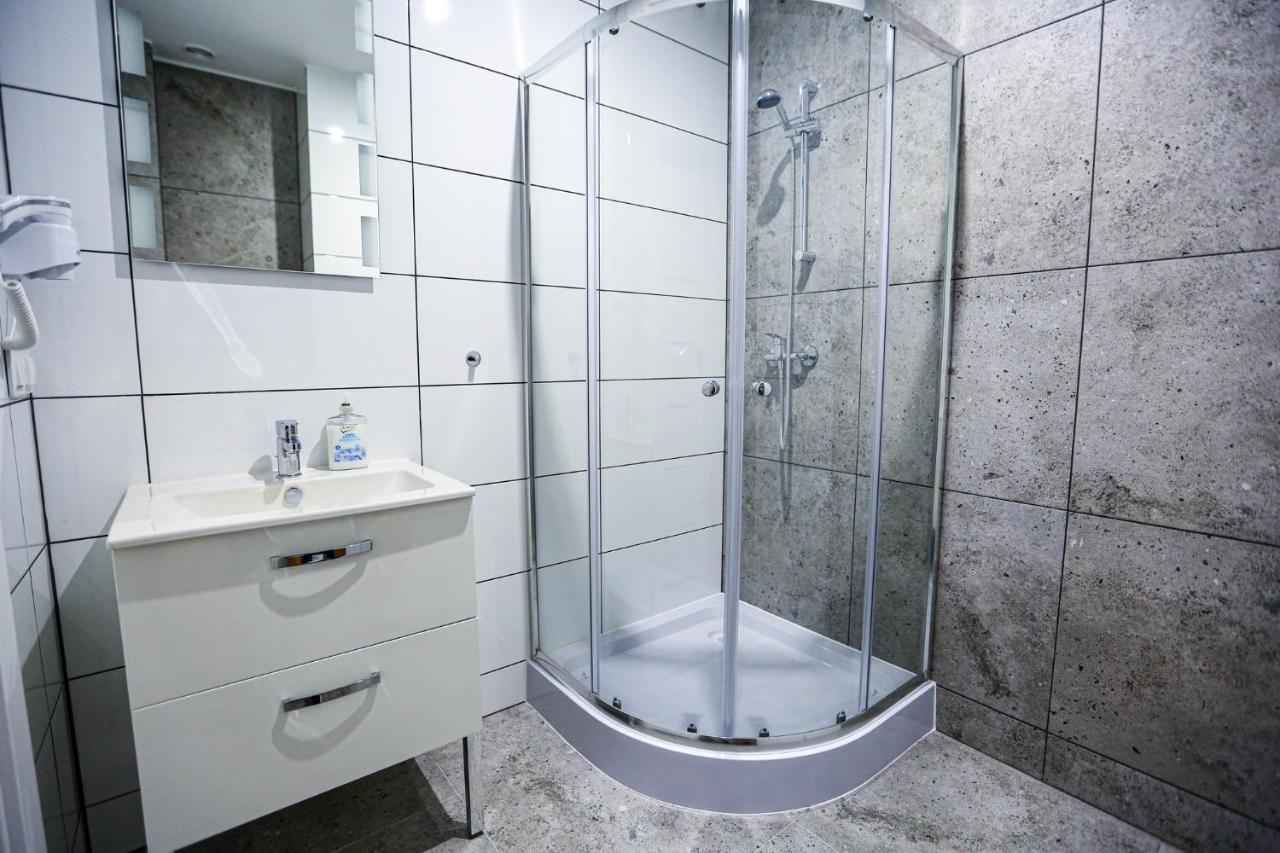 Apart Baltyk Pokoje & Apartamenty Łeba Exteriör bild