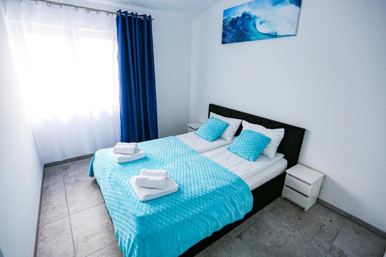 Apart Baltyk Pokoje & Apartamenty Łeba Exteriör bild
