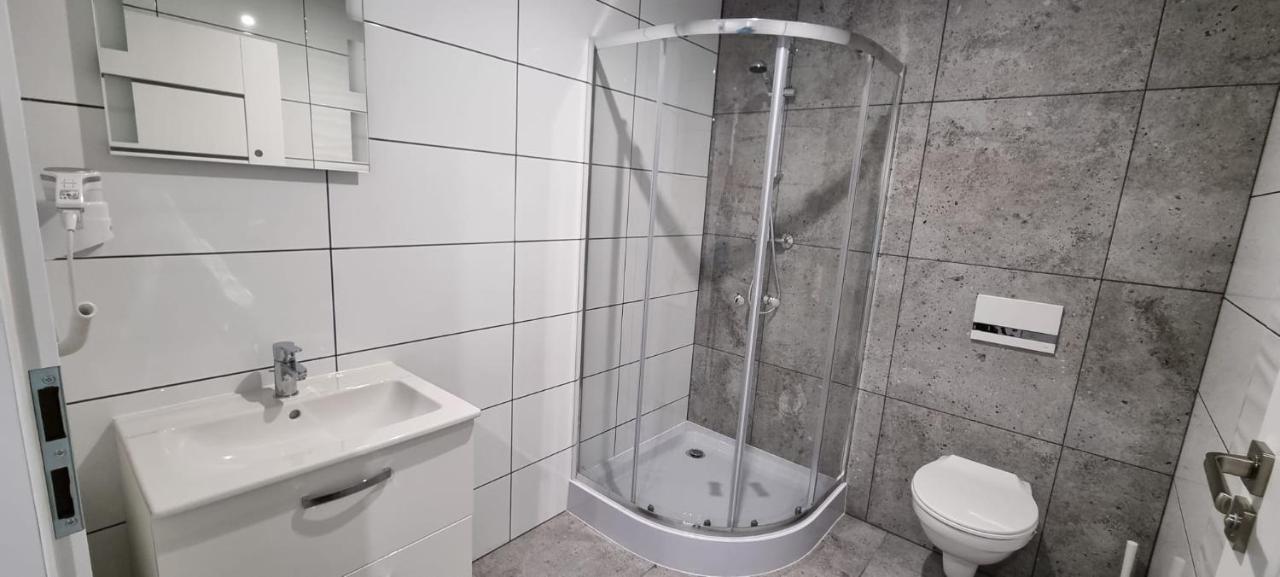 Apart Baltyk Pokoje & Apartamenty Łeba Exteriör bild