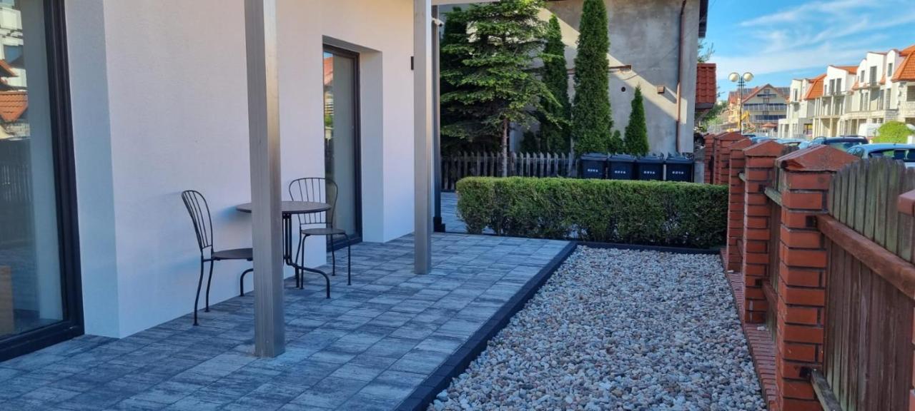 Apart Baltyk Pokoje & Apartamenty Łeba Exteriör bild