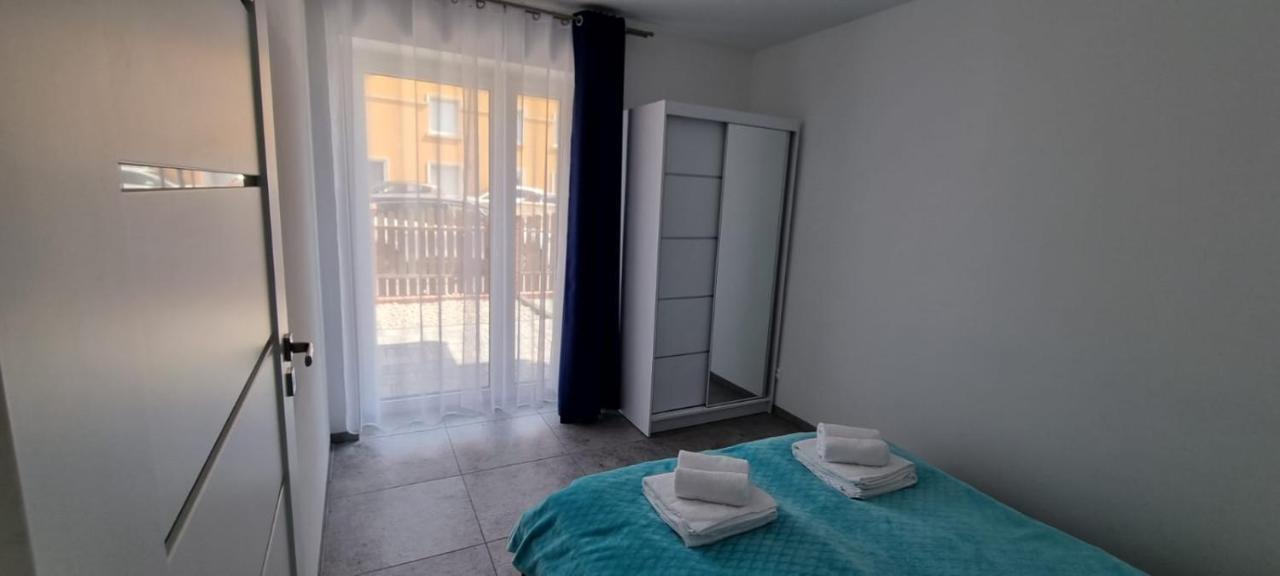 Apart Baltyk Pokoje & Apartamenty Łeba Exteriör bild