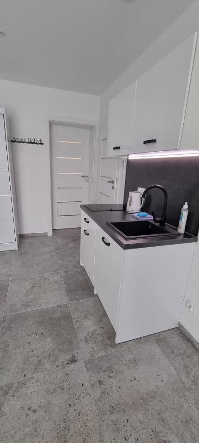 Apart Baltyk Pokoje & Apartamenty Łeba Exteriör bild