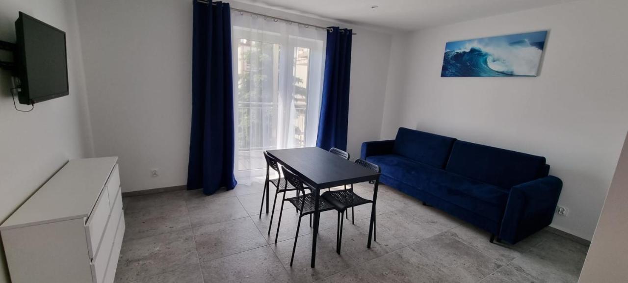 Apart Baltyk Pokoje & Apartamenty Łeba Exteriör bild
