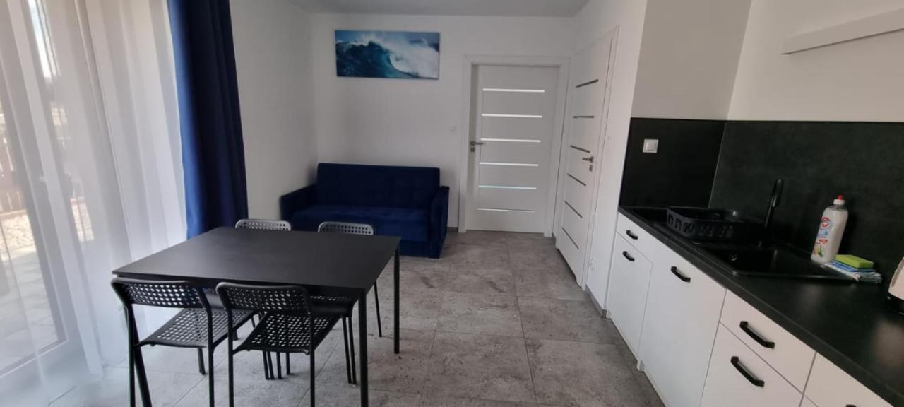 Apart Baltyk Pokoje & Apartamenty Łeba Exteriör bild