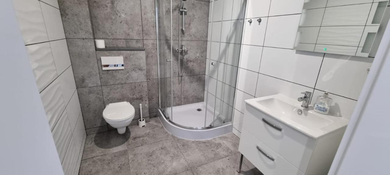 Apart Baltyk Pokoje & Apartamenty Łeba Exteriör bild