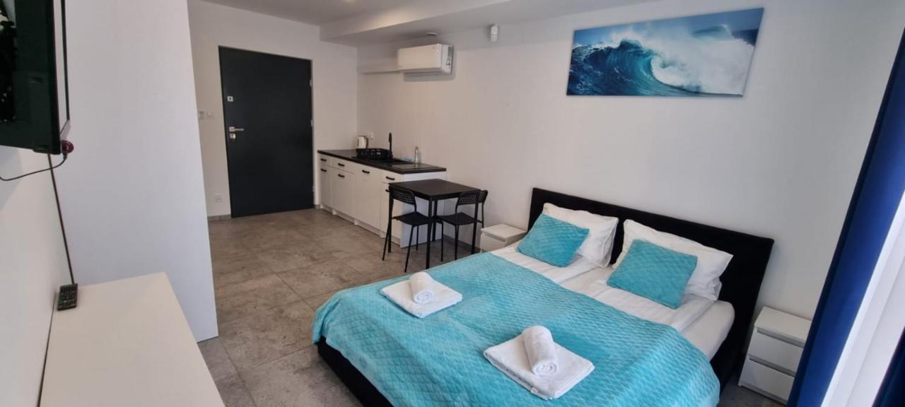 Apart Baltyk Pokoje & Apartamenty Łeba Exteriör bild